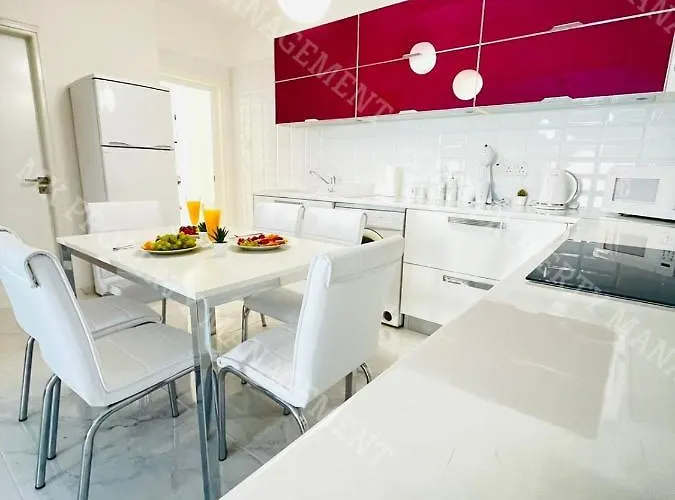 Milos Center Apt. 32 Ларнака