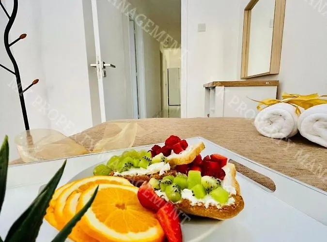 Апартаменти Milos Center Apt. 32