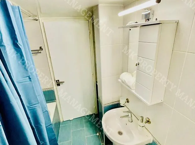 Milos Center Apt. 32