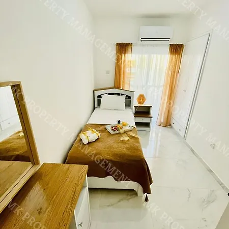 公寓 Milos Center Apt. 32